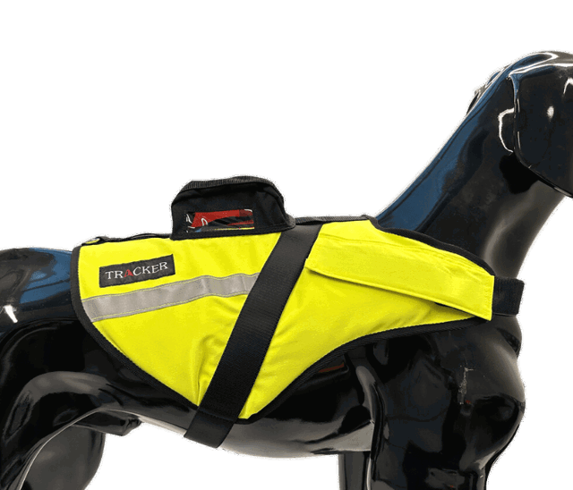 Picture of floating dog vest Tracker Luoto on a plastic dog